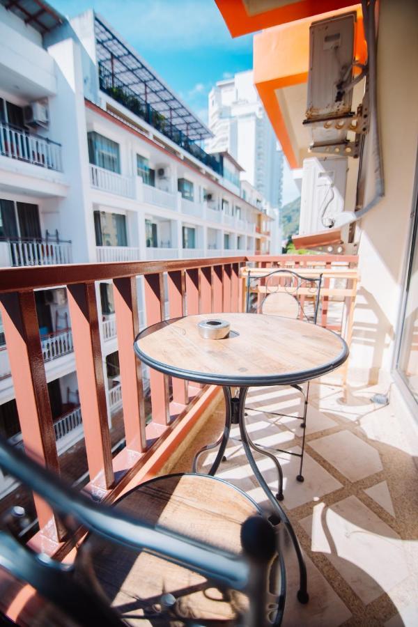 Patong Beach Side Hotel Extérieur photo